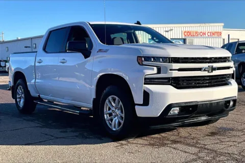 White 2019 Chevrolet Silverado 1500 RST for sale in Topeka, KS