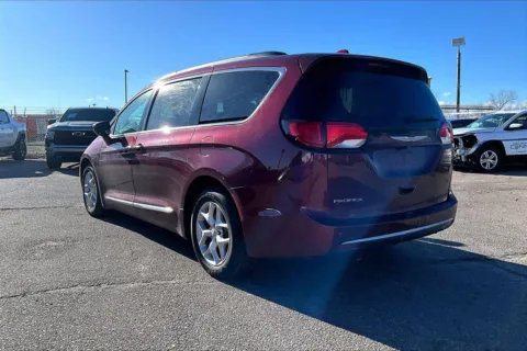 More photos of 2017 Chrysler Pacifica Touring-L at Cable Dahmer of Topeka, KS