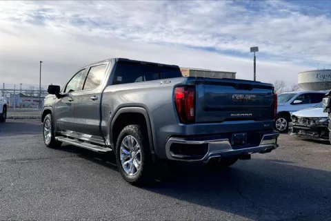 More photos of 2021 GMC Sierra 1500 SLT at Cable Dahmer of Topeka, KS