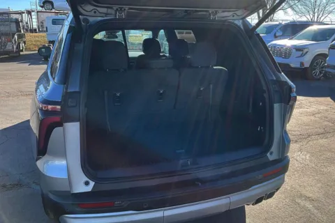 More photos of 2024 Chevrolet Traverse LT at Cable Dahmer of Topeka, KS