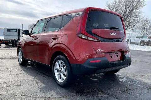 More photos of 2022 Kia Soul LX at Cable Dahmer of Topeka, KS