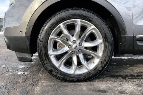 Photos of 2014 Ford Explorer Limited for sale in Topeka, KS at Cable Dahmer of Topeka