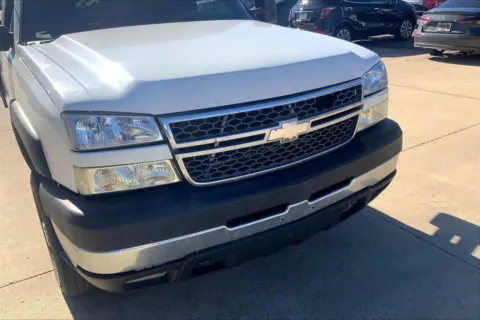 Another view of 2005 Chevrolet Silverado 2500 HD Work Truck for sale in Topeka, KS at Cable Dahmer of Topeka