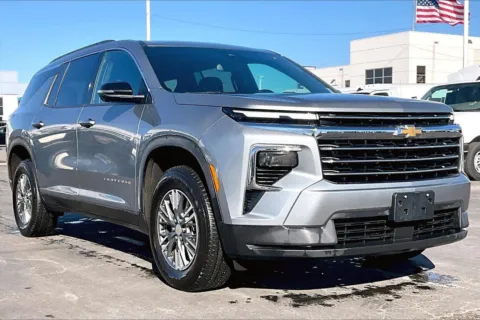 Gray 2024 Chevrolet Traverse LT for sale in Topeka, KS