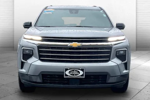 Photos of 2024 Chevrolet Traverse LT for sale in Topeka, KS at Cable Dahmer of Topeka