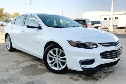 White 2017 Chevrolet Malibu LT for sale in Topeka, KS