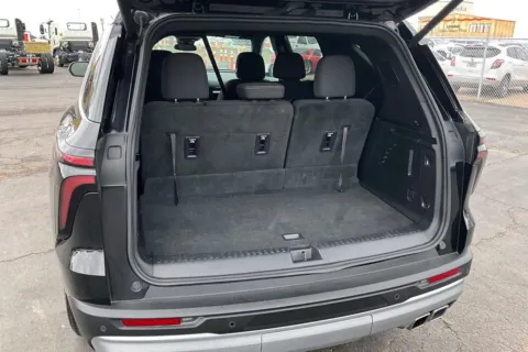 More photos of 2024 Chevrolet Traverse LT at Cable Dahmer of Topeka, KS