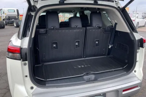 More photos of 2022 Nissan Pathfinder SL at Cable Dahmer of Topeka, KS