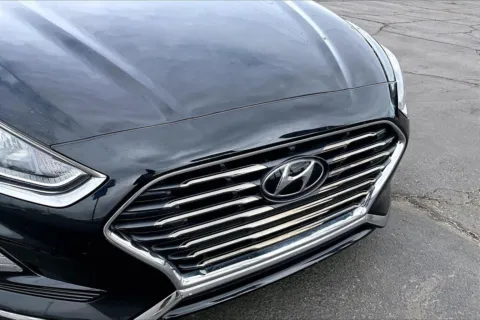 Another view of 2018 Hyundai Sonata SE for sale in Topeka, KS at Cable Dahmer of Topeka