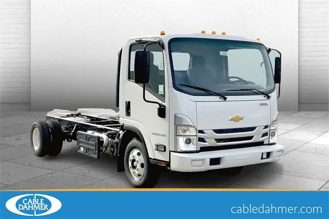 White 2024 Chevrolet Low Cab Forward 4500 HD for sale in Topeka, KS