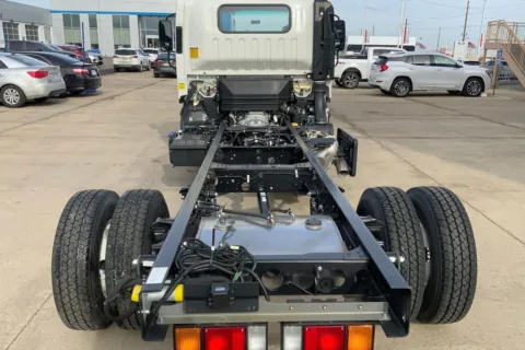 More photos of 2024 Chevrolet Low Cab Forward 4500 HD at Cable Dahmer of Topeka, KS