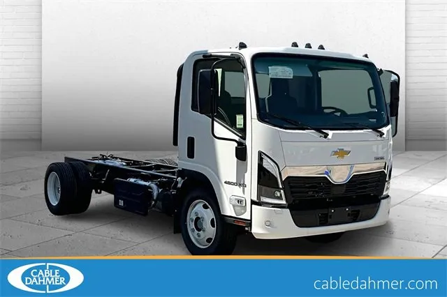 White 2025 Chevrolet Low Cab Forward 4500 XD for sale in Topeka, KS
