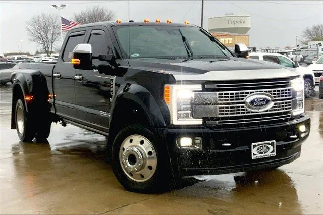 2017 Ford SUPER DUTY F-45 PLATINUM for sale in Topeka, KS
