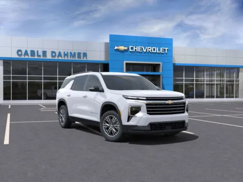White 2025 Chevrolet Traverse FWD LT for sale in Topeka, KS