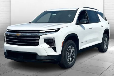 Photos of 2025 Chevrolet Traverse FWD LT for sale in Topeka, KS at Cable Dahmer of Topeka