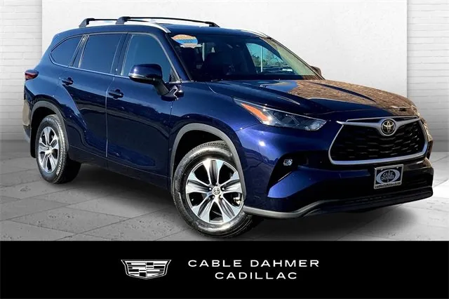2022 Toyota Highlander XLE for sale in Topeka, KS