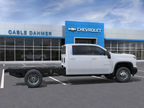 More photos of 2025 Chevrolet Silverado 3500 HD Chassis Cab Work Truck at Cable Dahmer of Topeka, KS