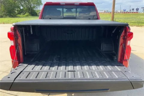 More photos of 2022 Chevrolet Silverado 1500 LT Trail Boss at Cable Dahmer of Topeka, KS