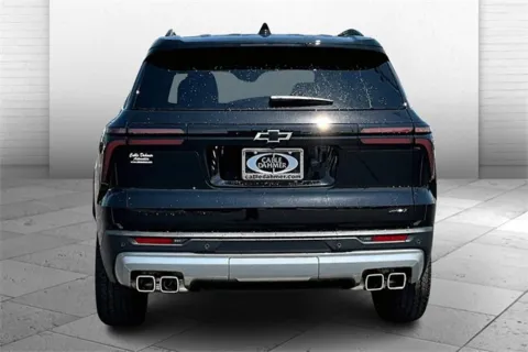More photos of 2025 Chevrolet Traverse Z71 at Cable Dahmer of Topeka, KS