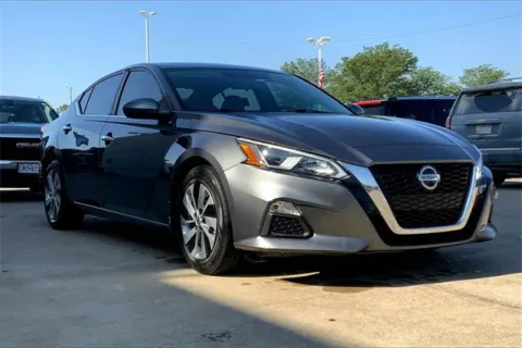 Gray 2019 Nissan Altima 2.5 S for sale in Topeka, KS