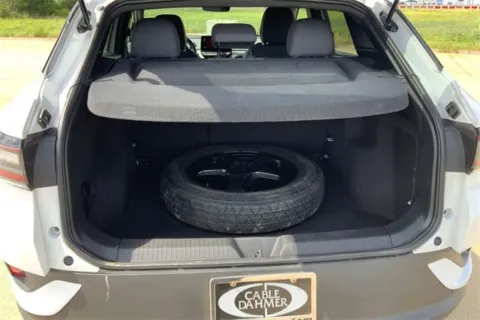 More photos of 2022 Volkswagen ID.4 Pro at Cable Dahmer of Topeka, KS