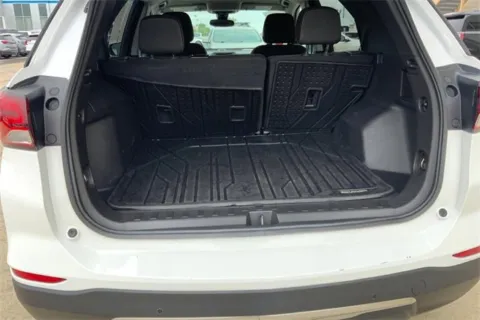 More photos of 2023 Chevrolet Equinox LT at Cable Dahmer of Topeka, KS