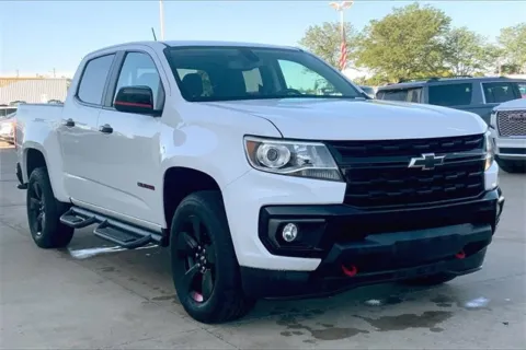 White 2022 Chevrolet Colorado LT for sale in Topeka, KS