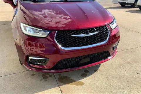 Another view of 2021 Chrysler Pacifica Touring for sale in Topeka, KS at Cable Dahmer of Topeka