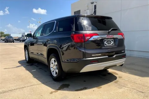 More photos of 2017 GMC Acadia SLE at Cable Dahmer of Topeka, KS