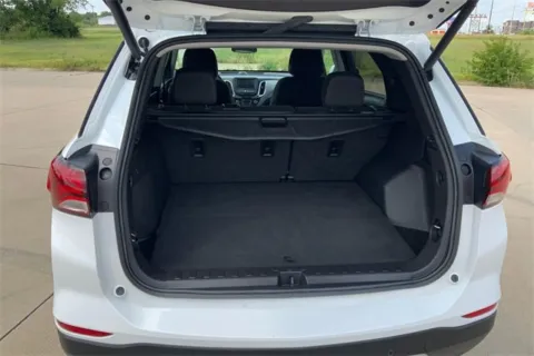 More photos of 2023 Chevrolet Equinox LT at Cable Dahmer of Topeka, KS
