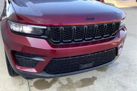 Another view of 2023 Jeep Grand Cherokee Altitude for sale in Topeka, KS at Cable Dahmer of Topeka