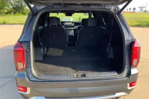More photos of 2020 Hyundai Palisade Limited at Cable Dahmer of Topeka, KS