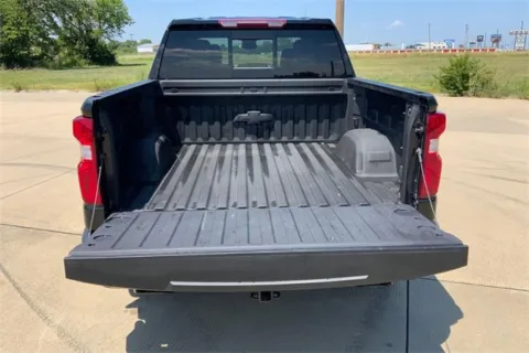 More photos of 2022 Chevrolet Silverado 1500 RST at Cable Dahmer of Topeka, KS