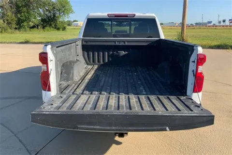 More photos of 2019 Chevrolet Silverado 1500 LT at Cable Dahmer of Topeka, KS
