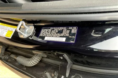 More photos of 2020 Volvo XC60 Inscription at Cable Dahmer of Topeka, KS