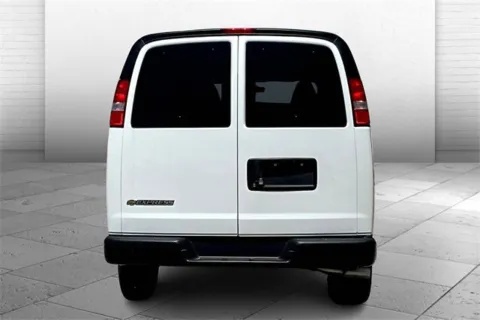 More photos of 2025 Chevrolet Express Passenger 3500 1LS at Cable Dahmer of Topeka, KS