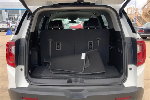 More photos of 2023 GMC Acadia SLT at Cable Dahmer of Topeka, KS
