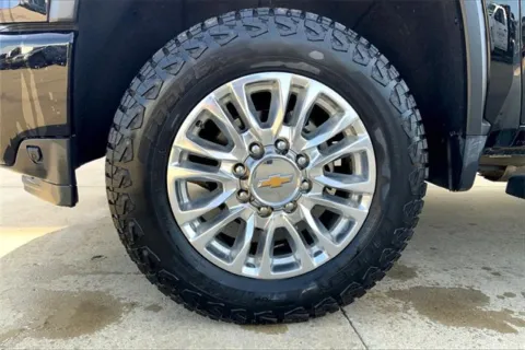 Photos of 2022 Chevrolet Silverado 2500 HD High Country for sale in Topeka, KS at Cable Dahmer of Topeka