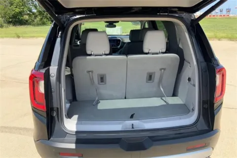 More photos of 2023 GMC Acadia SLT at Cable Dahmer of Topeka, KS