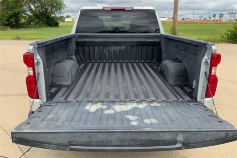 More photos of 2022 Chevrolet Silverado 1500 Custom at Cable Dahmer of Topeka, KS