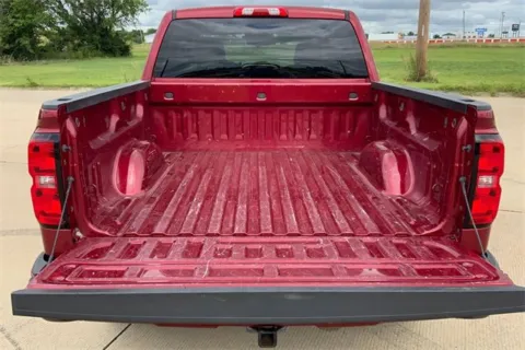 More photos of 2018 Chevrolet Silverado 1500 LT at Cable Dahmer of Topeka, KS