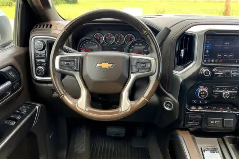 More photos of 2019 Chevrolet Silverado 1500 LTZ at Cable Dahmer of Topeka, KS