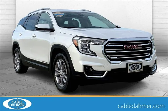 White 2024 GMC Terrain SLT for sale in Topeka, KS