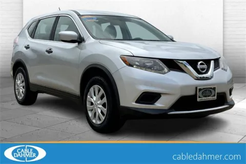 Silver 2016 Nissan Rogue S for sale in Topeka, KS