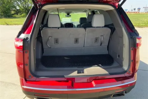 More photos of 2020 Chevrolet Traverse Premier at Cable Dahmer of Topeka, KS
