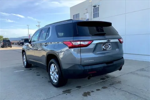 More photos of 2020 Chevrolet Traverse LT Cloth at Cable Dahmer of Topeka, KS