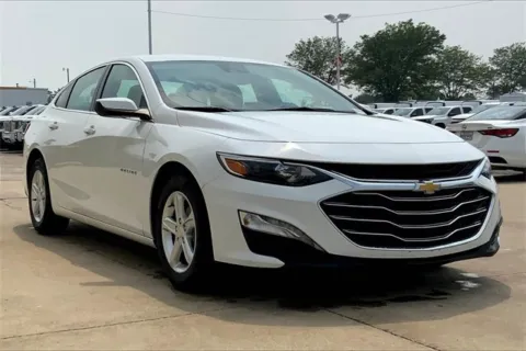 White 2023 Chevrolet Malibu LT for sale in Topeka, KS
