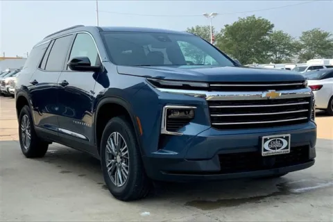 Blue 2025 Chevrolet Traverse LT for sale in Topeka, KS