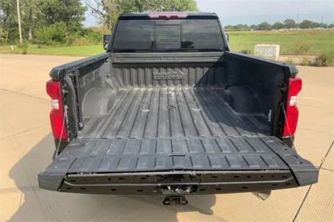 More photos of 2022 Chevrolet Silverado 2500 HD High Country at Cable Dahmer of Topeka, KS