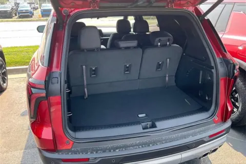 More photos of 2025 Chevrolet Traverse LT at Cable Dahmer of Topeka, KS